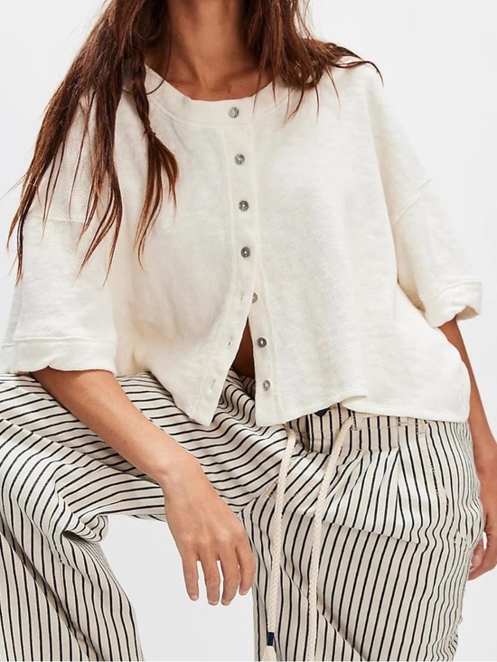 Foidiccix Tops - Relaxed Cream Button-Front Women's Shirt